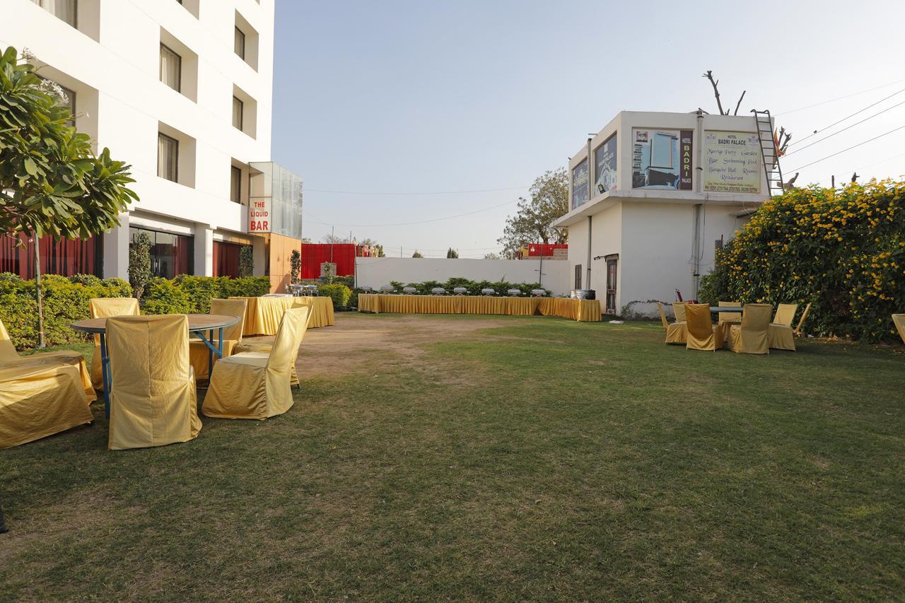 Capital O 11973 Badri Palace Džódhpur Exteriér fotografie